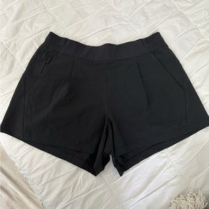 Athleta Brooklyn texture short
